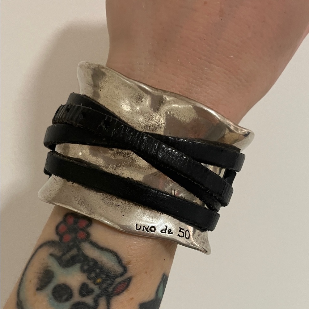 UNO de 50 Silver and Black Wrap Cuff Bracelet